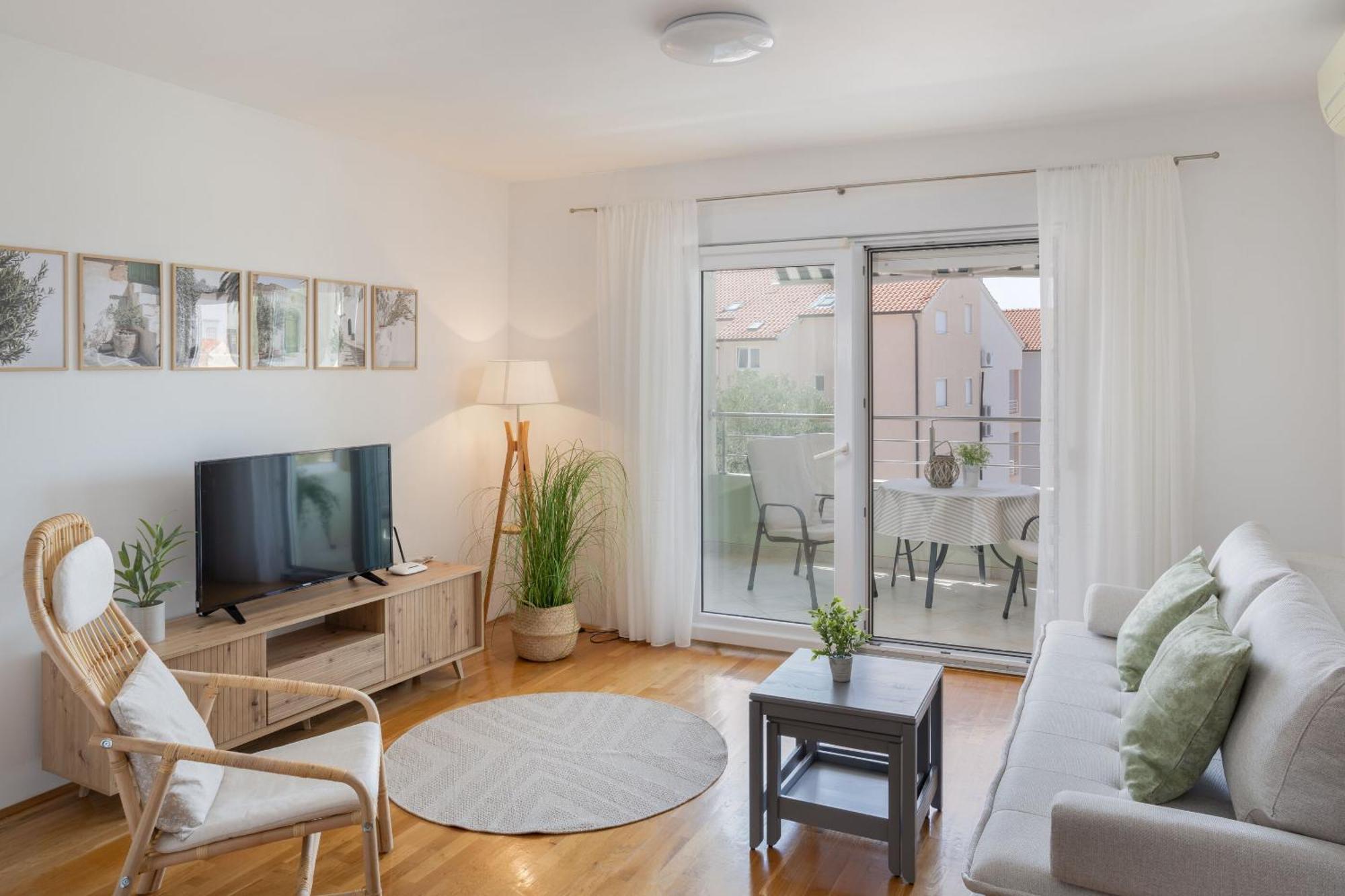 Apartment Paula Promajna Eksteriør bilde