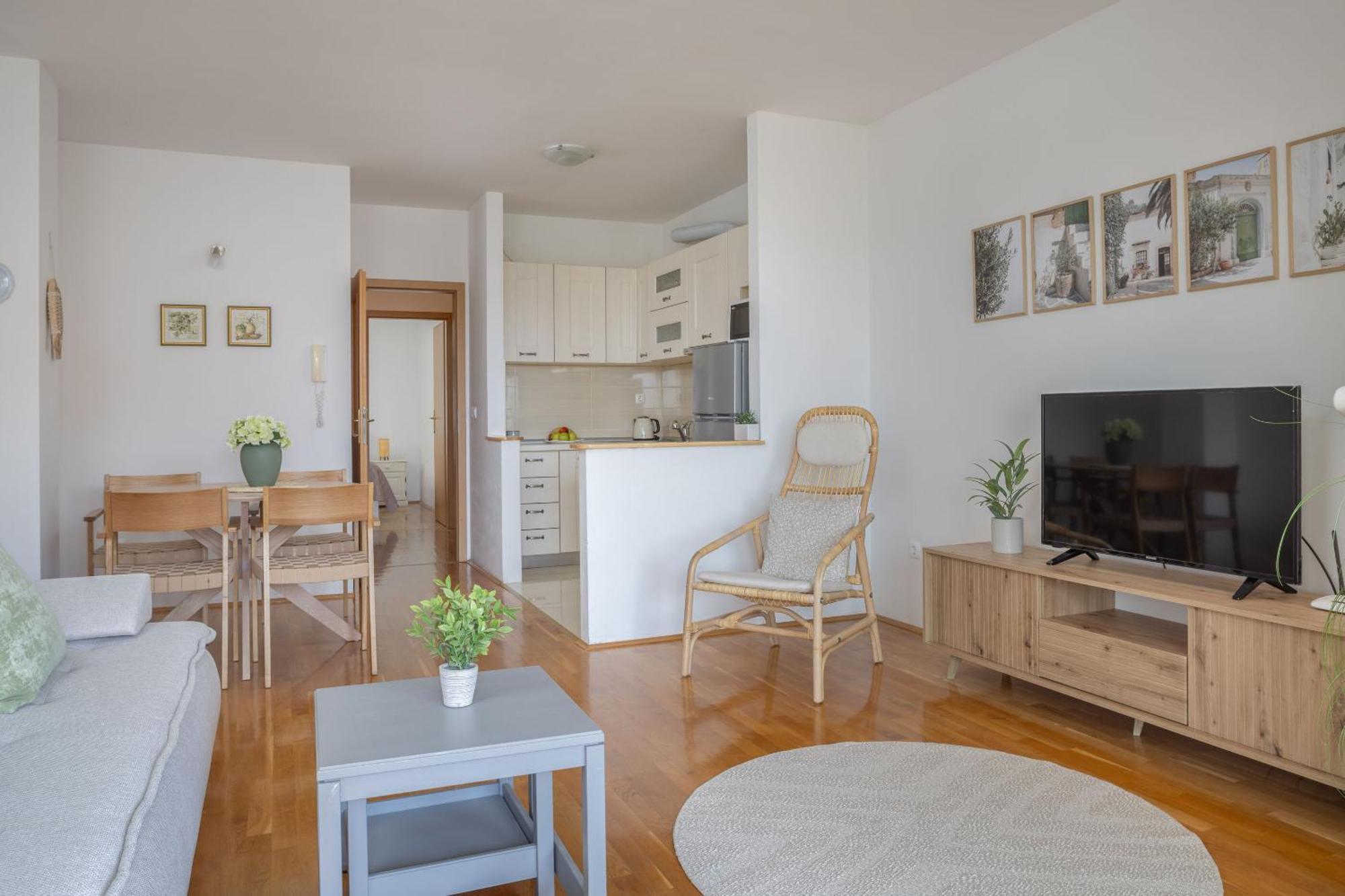Apartment Paula Promajna Eksteriør bilde